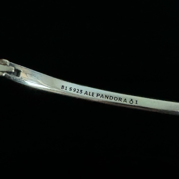Genuine Pandora Sterling Silver Sparkling Wishbone Bangle - Picture 4 of 4